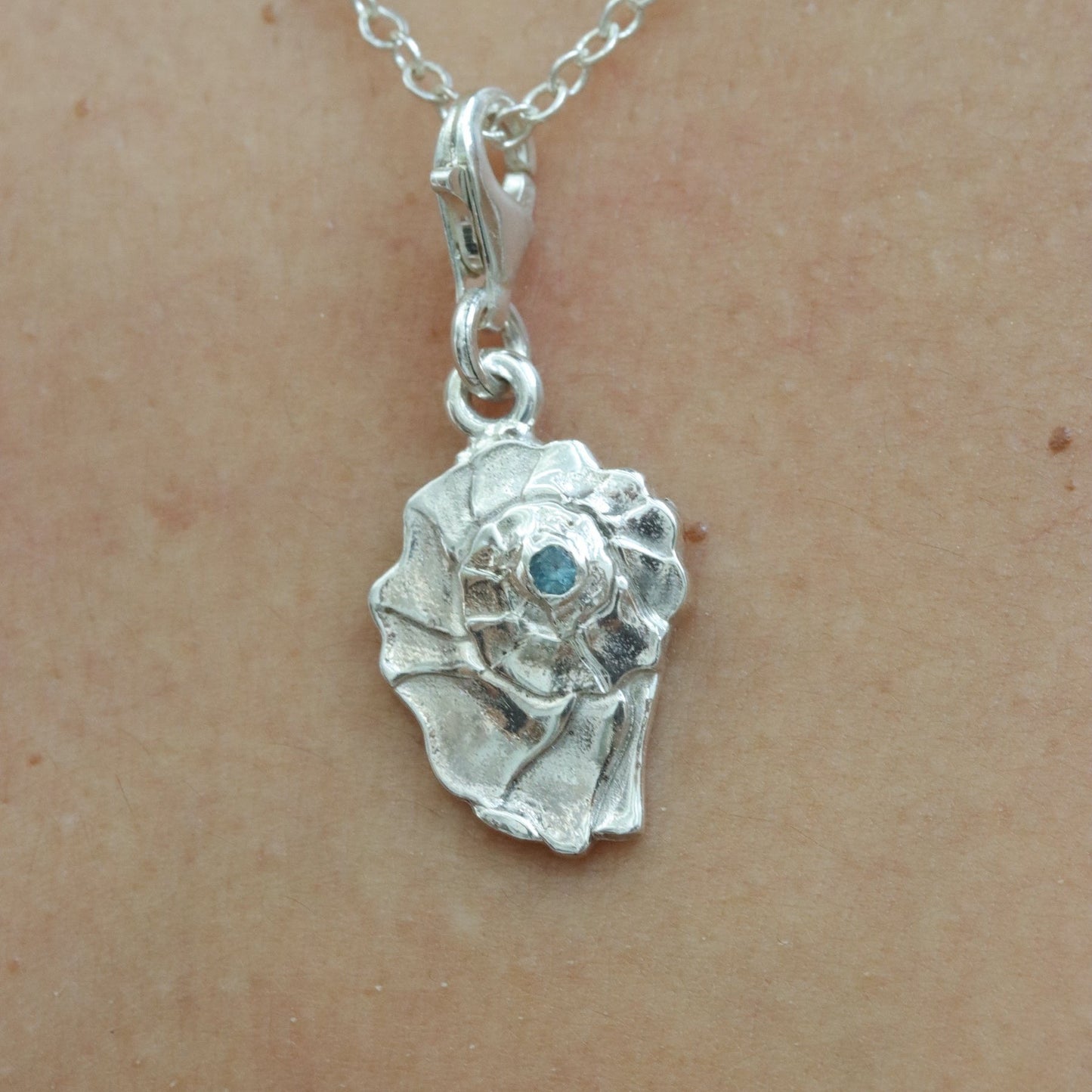 CHARM CARACOL PLATA CON TURMALINA