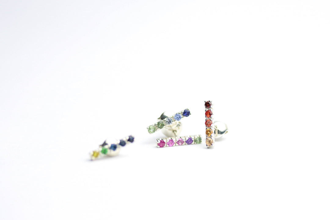 Broqueles de plata con zafiros de colores