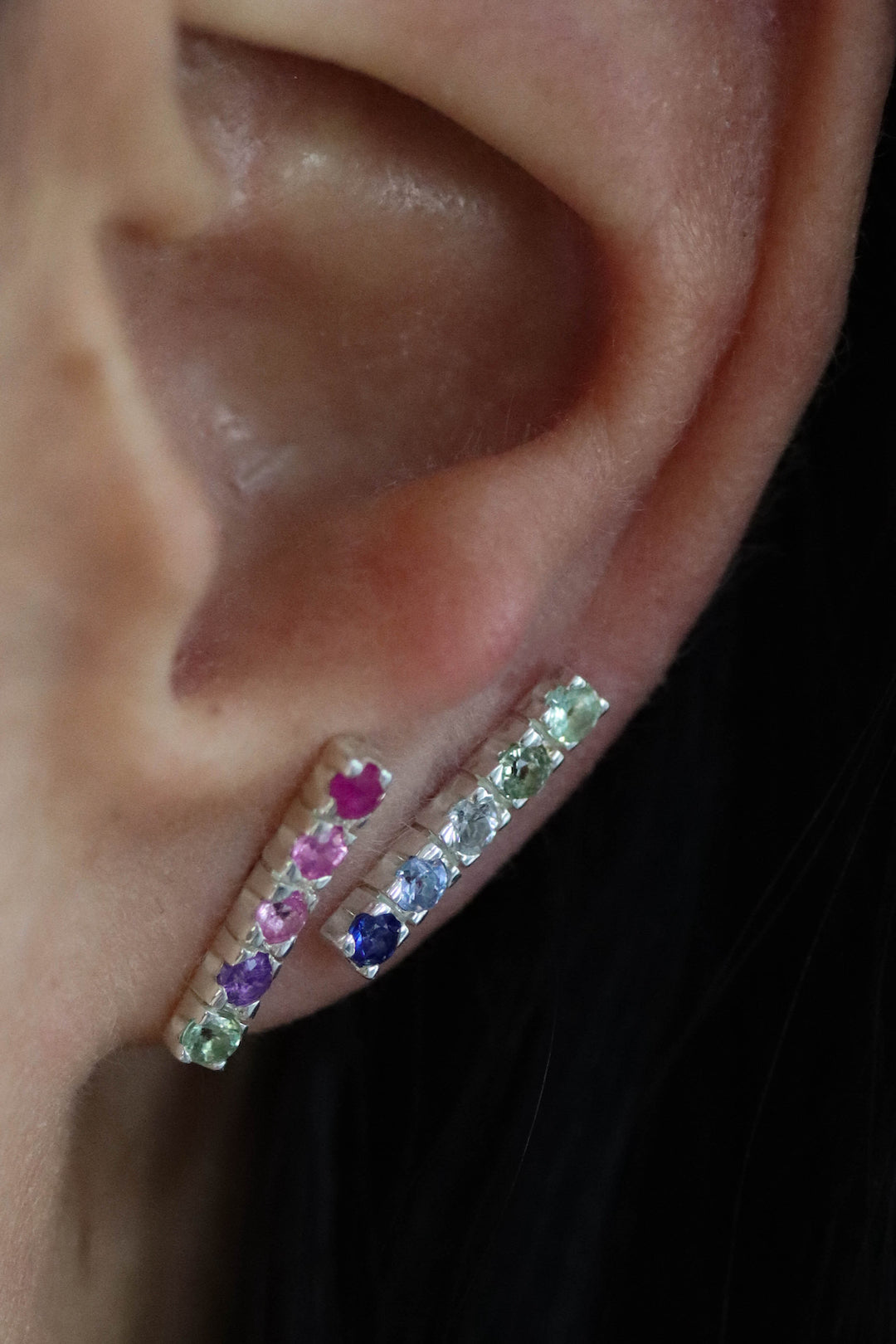 Broqueles de plata con zafiros de colores