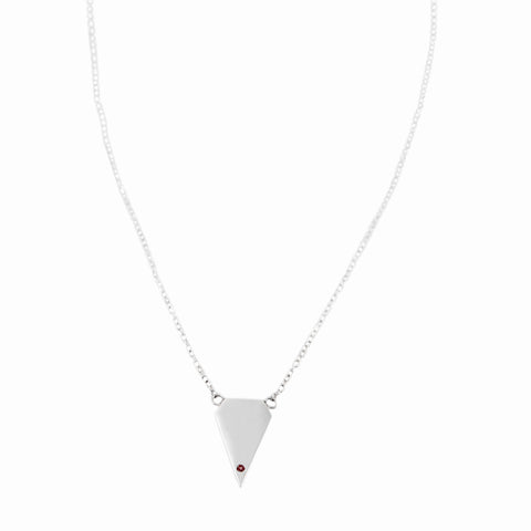 Collar Triángulo Sencillo Con Granate Plateado - Libélula Por Sofía